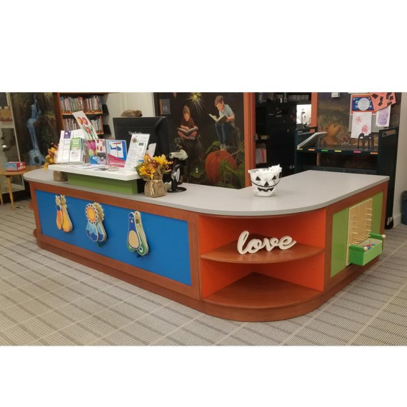 Custom Circulation Desks - mediatechnologies